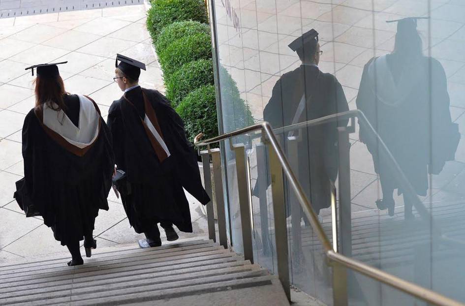 Топ 300 олийгоҳларга кирганларга 20 минг долларгача таълим кредити берилади